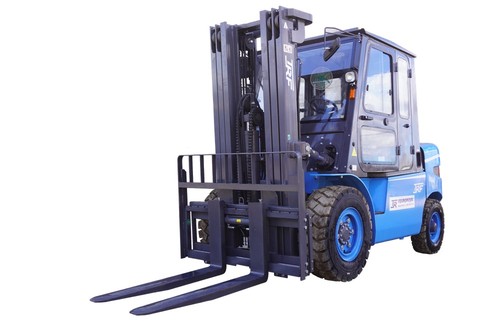 Дизельный вилочный погрузчик TRF D50C-3X